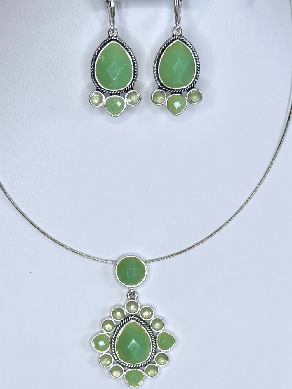 Vintage Napier Seafoam Green Hasli Wire Necklace & Leverback Dangle Earring Set